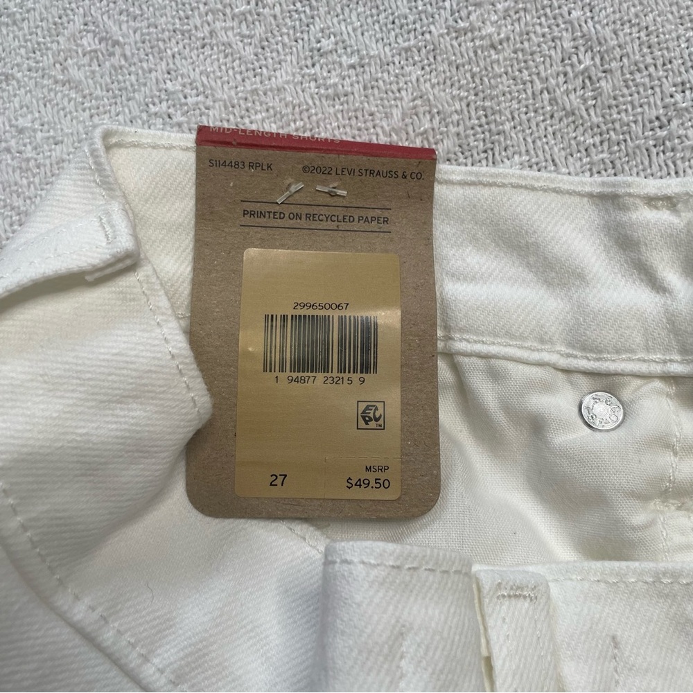 Levi's White‎ Denim Shorts with Mid Waist~ Size W 27 **NWT~ Summertime - Picture 9 of 12